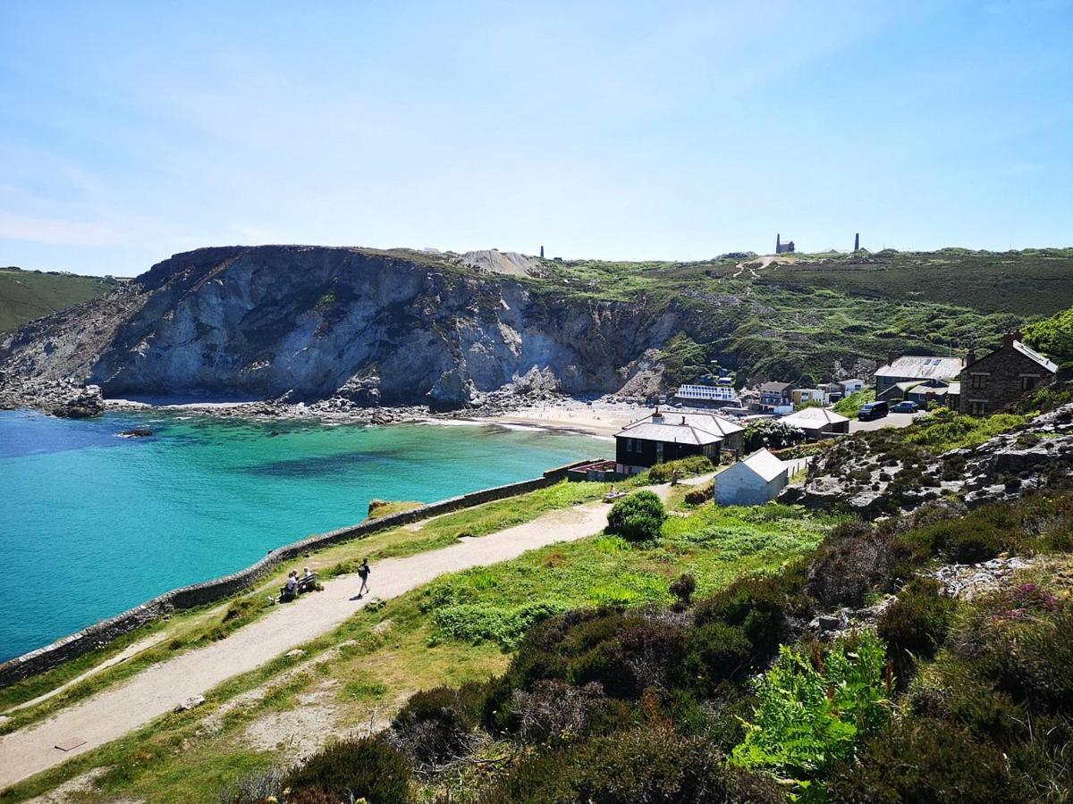 Howlyek, In St Agnes Village Exterior foto